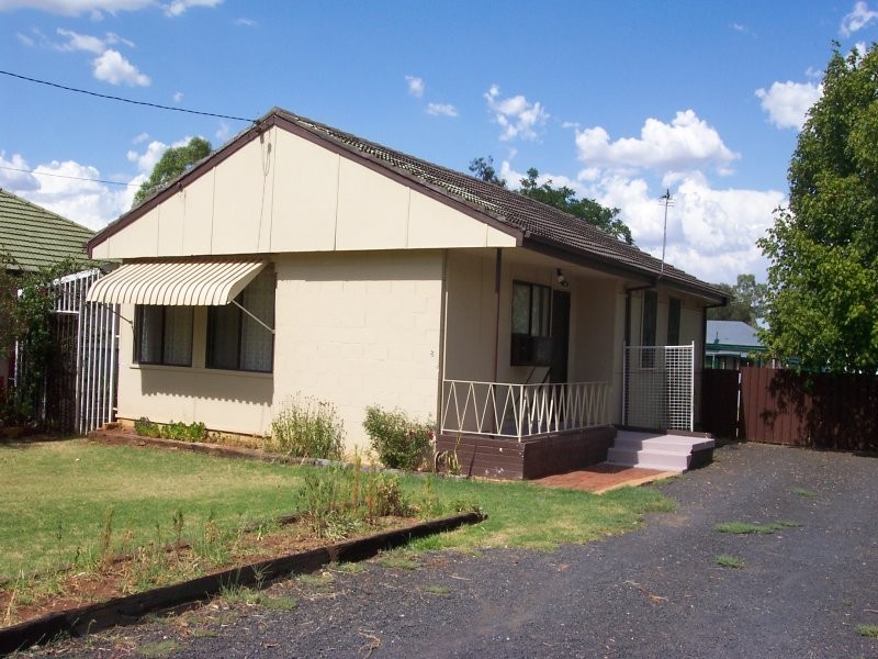 8 Alcheringa Street, Dubbo NSW 2830