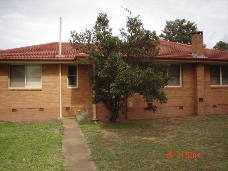 12 Meringo Street, Narromine NSW 2821