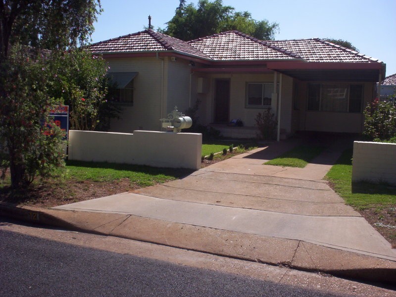 12 Sterling Street, Dubbo NSW 2830