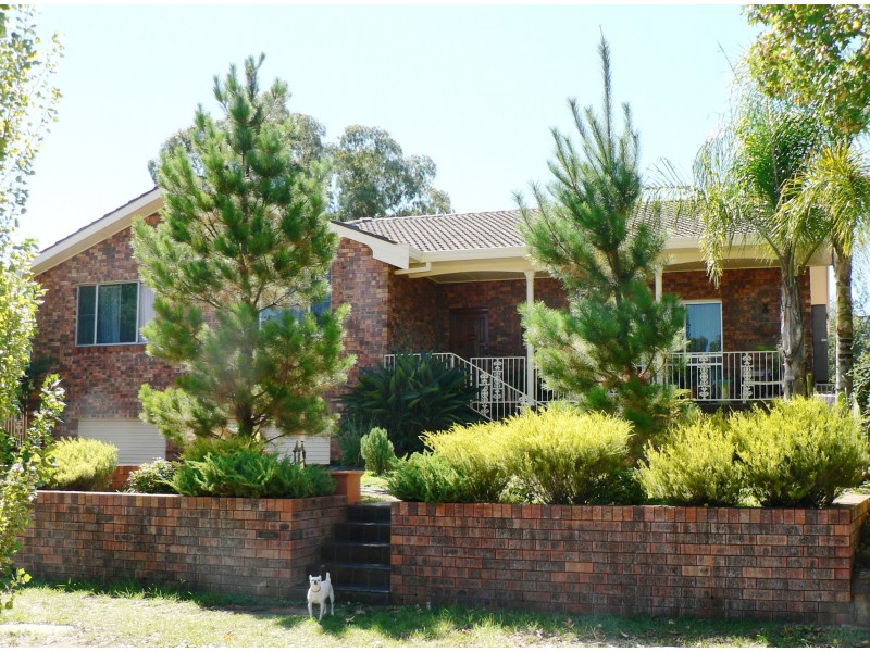 42 FAIRVIEW STREET, Dubbo NSW 2830