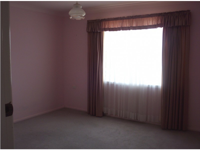 42 FAIRVIEW STREET, Dubbo NSW 2830