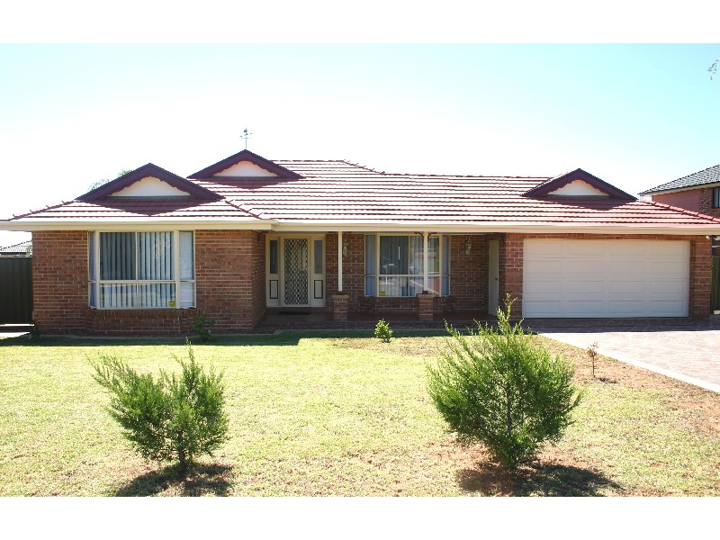 16 Lancaster Park Way, Dubbo NSW 2830