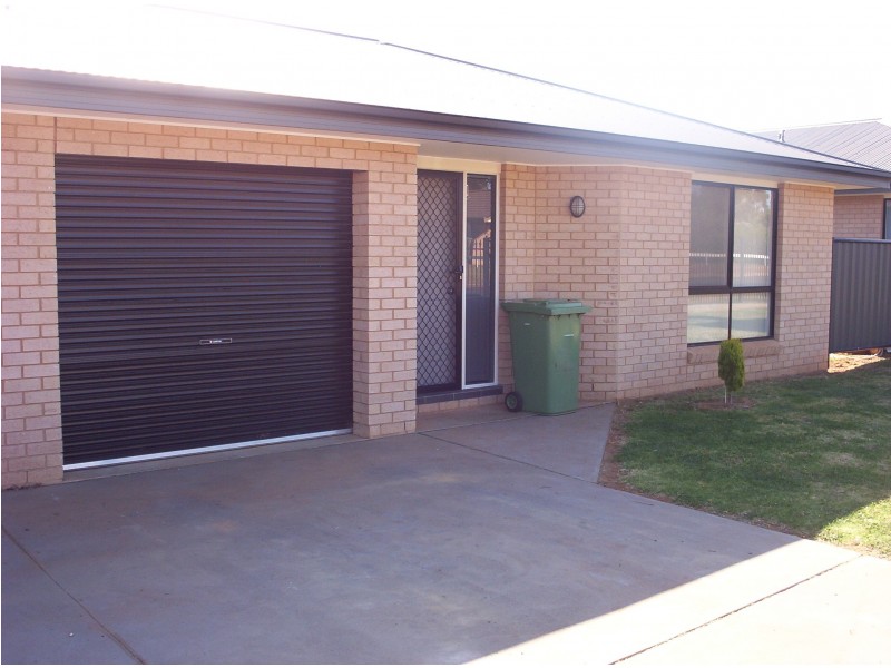 5/2-4 Sturt Circle, Dubbo NSW 2830