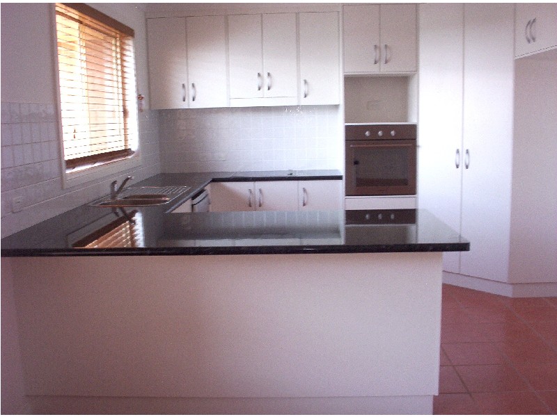 8 Merion Way, Dubbo NSW 2830