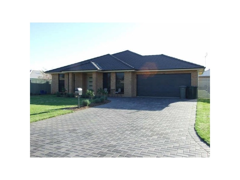 34 William Farrer Drive, Dubbo NSW 2830