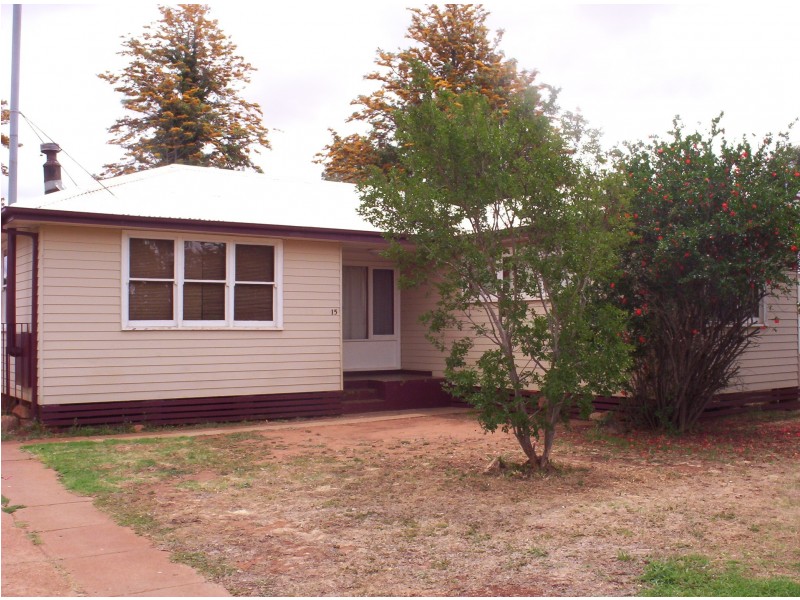 15 Leavers Street, Dubbo NSW 2830