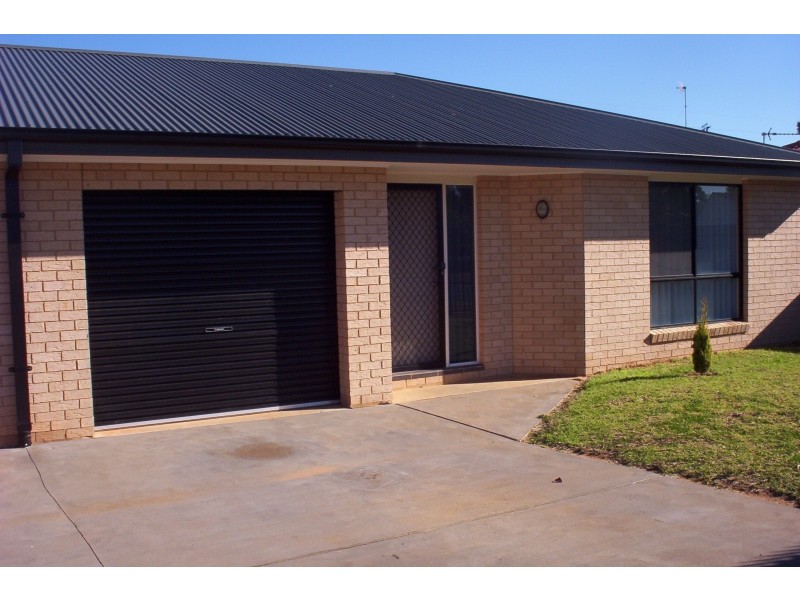 1/ 2-4 Sturt Circle, Dubbo NSW 2830