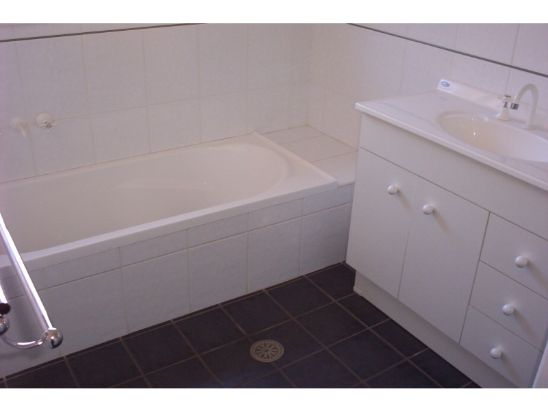 1/ 2-4 Sturt Circle, Dubbo NSW 2830