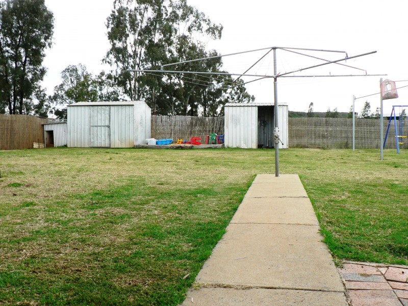 5 Eulomogo Street, Brocklehurst NSW 2830