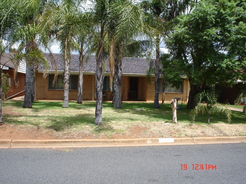 64 Oxley Circle, Dubbo NSW 2830