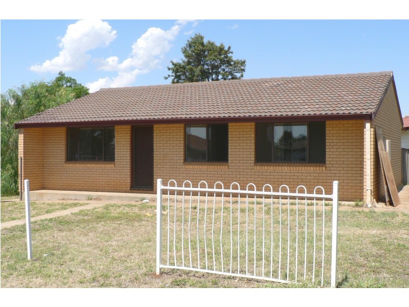 2 Jane Court, Dubbo NSW 2830