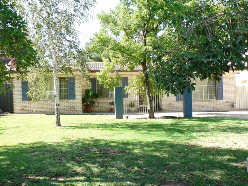 8 Beveridge Crescent, Dubbo NSW 2830