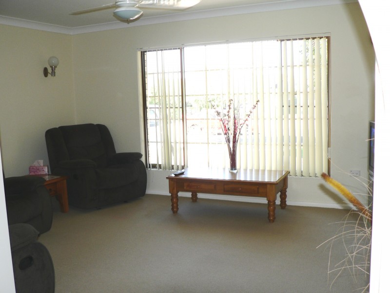 8 Beveridge Crescent, Dubbo NSW 2830