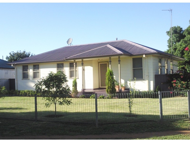 4 Wattle Street, Dubbo NSW 2830