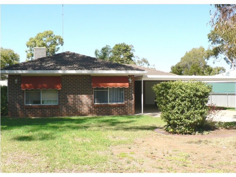 51 Chifley Drive, Dubbo NSW 2830