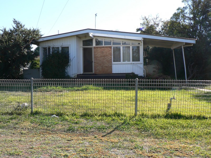 11 Spence Street, Dubbo NSW 2830