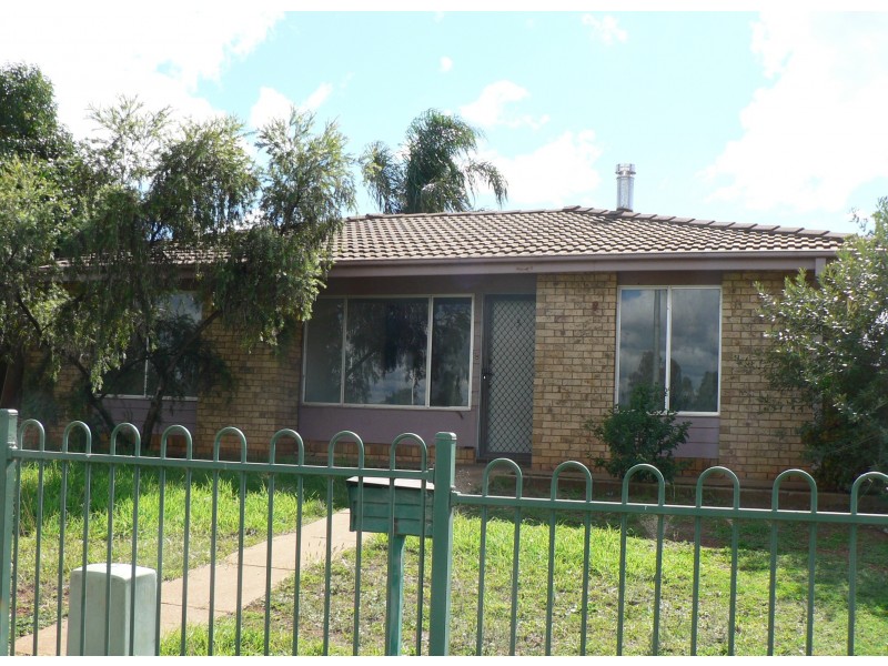 3 Spears Drive, Dubbo NSW 2830