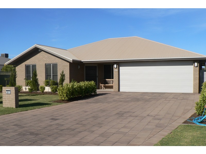 154 Baird Drive, Dubbo NSW 2830