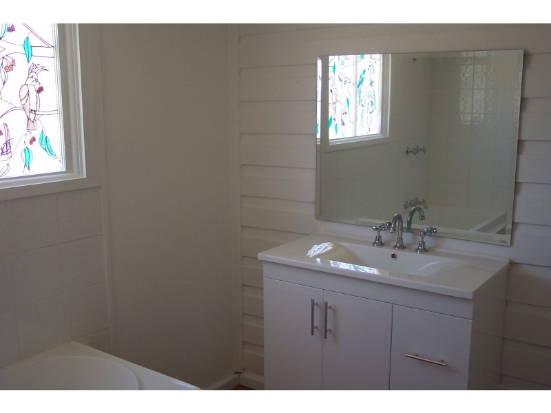 16 River Street, Mendooran NSW 2842