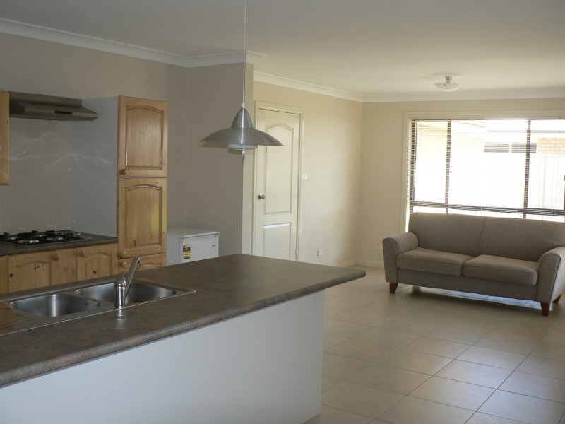 21 William Farrer Drive, Dubbo NSW 2830