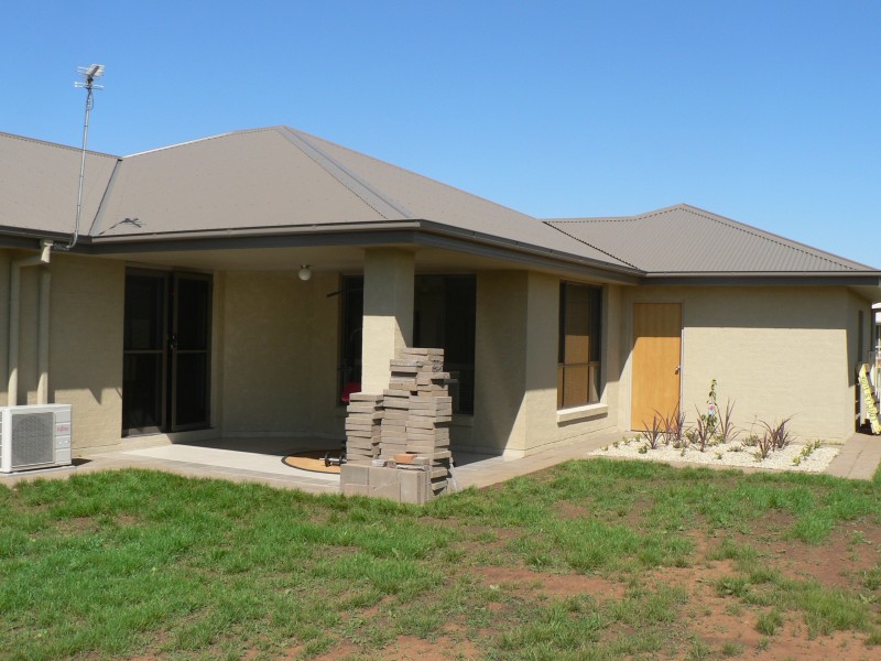 21 William Farrer Drive, Dubbo NSW 2830