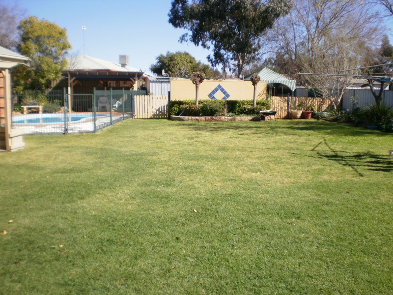 6 Roe Court, Dubbo NSW 2830