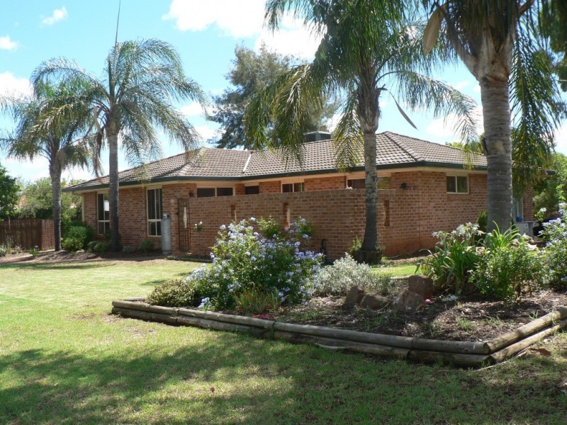 57 Sturt Circle, Dubbo NSW 2830