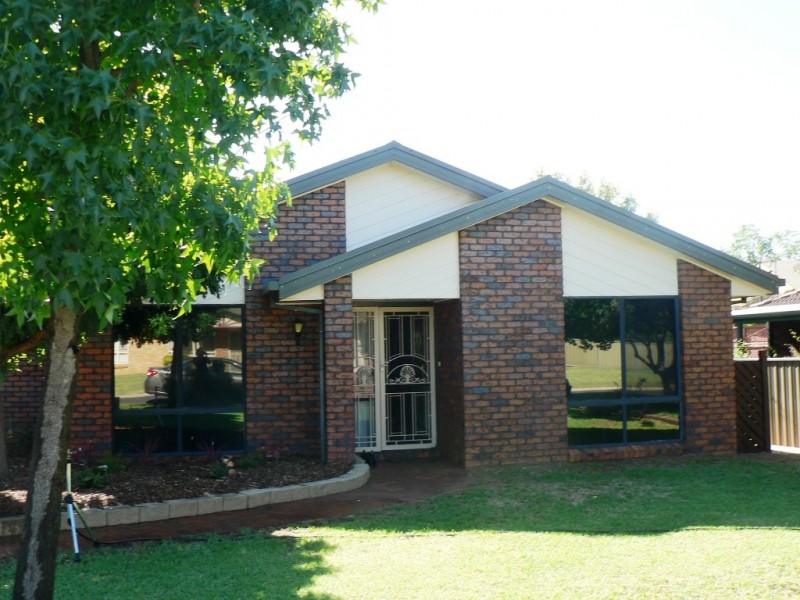 4 Kestrel Close, Dubbo NSW 2830
