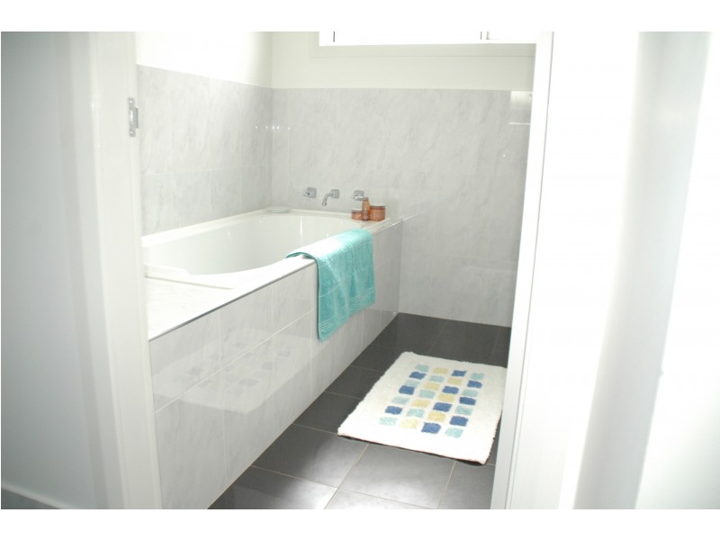 1 Lago Court, Dubbo NSW 2830