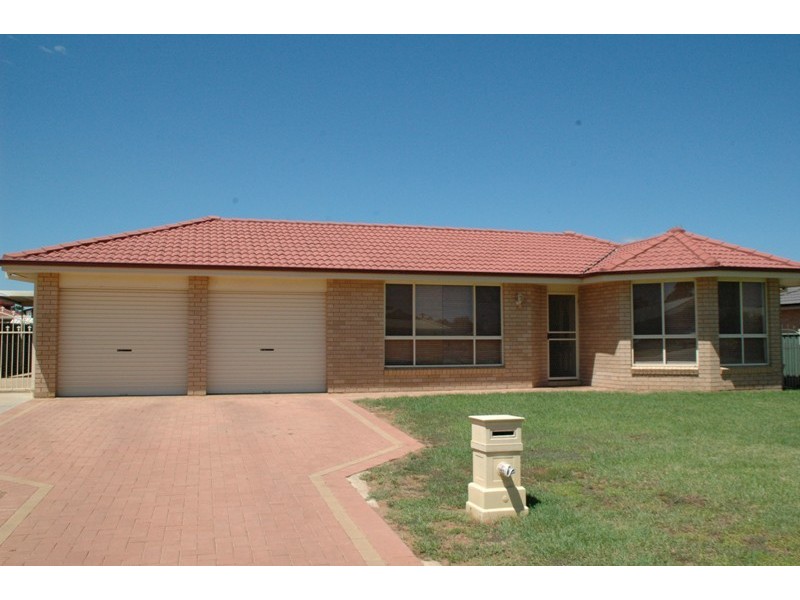 35 Doncaster Avenue, Dubbo NSW 2830