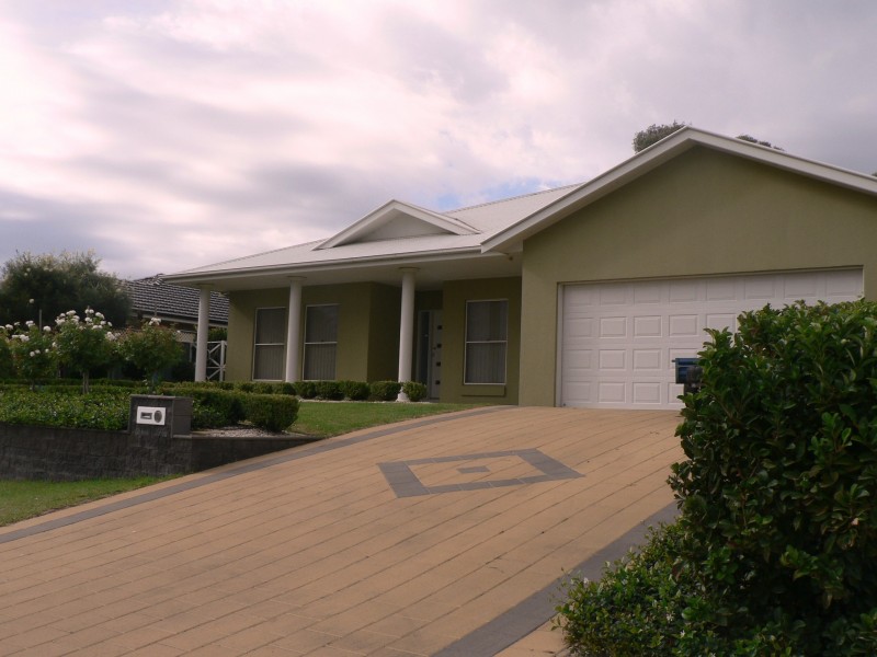 8 Cypress Point Drive, Dubbo NSW 2830