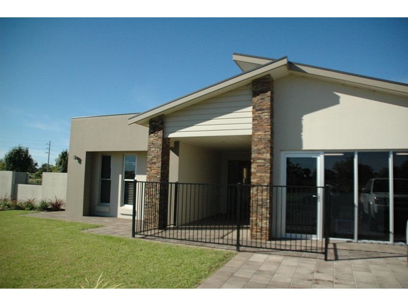 13 Southlakes Parade, Dubbo NSW 2830