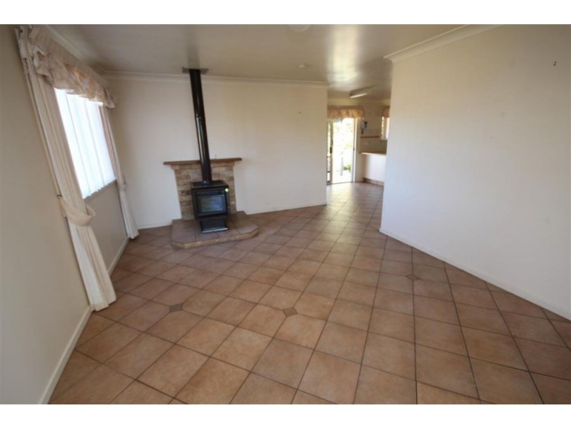 214 Logan Street, Tenterfield NSW 2372