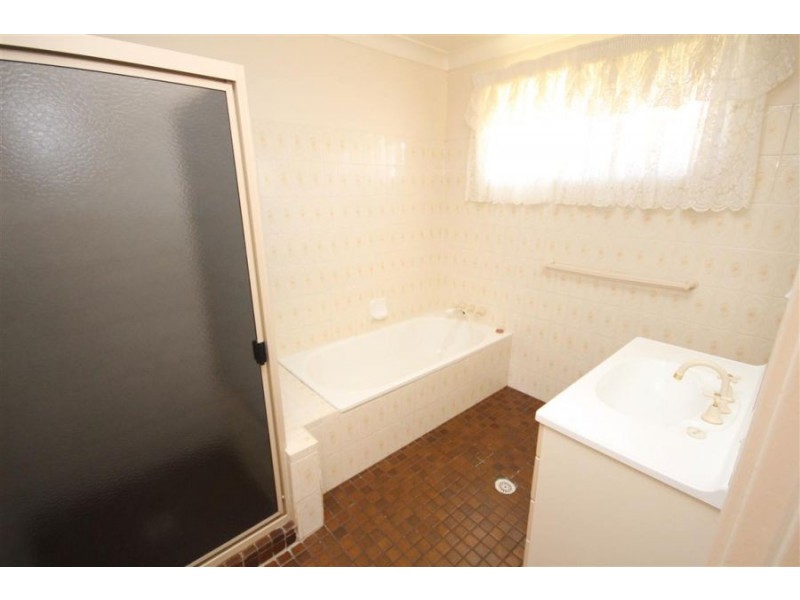 214 Logan Street, Tenterfield NSW 2372