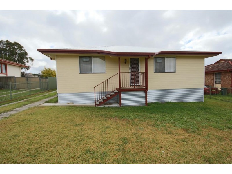 30 Miles Street, Tenterfield NSW 2372