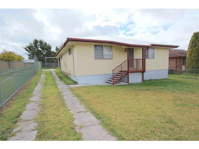 30 Miles Street, Tenterfield NSW 2372