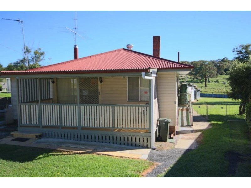 36 Molesworth Street, Tenterfield NSW 2372