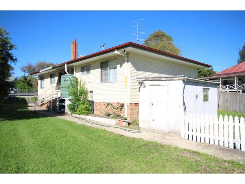 36 Molesworth Street, Tenterfield NSW 2372