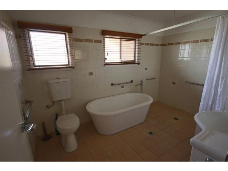 125 Bulwer Street, Tenterfield NSW 2372