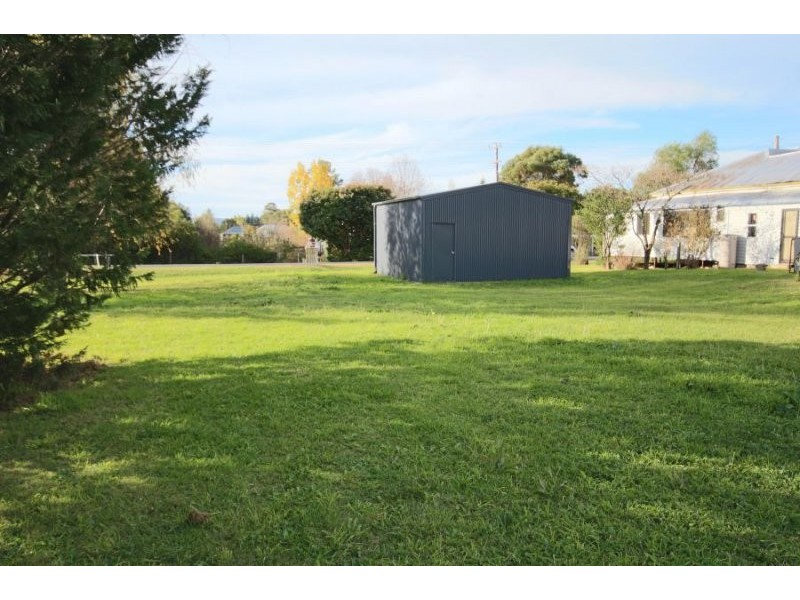 123 Douglas Street, Tenterfield NSW 2372