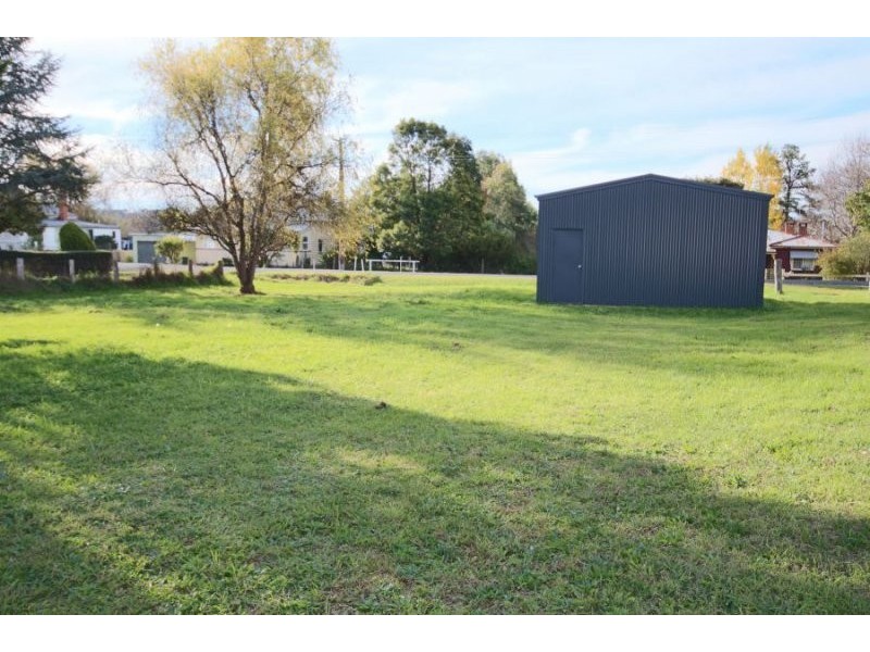 123 Douglas Street, Tenterfield NSW 2372