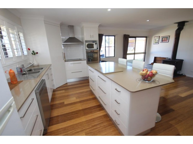 20 Aldershot Road, Tenterfield NSW 2372
