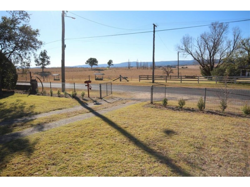 20 Aldershot Road, Tenterfield NSW 2372