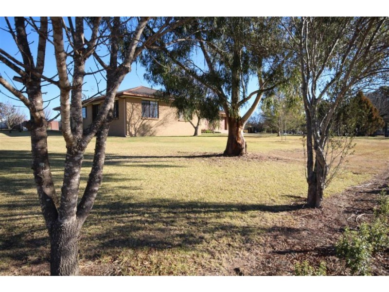 20 Aldershot Road, Tenterfield NSW 2372