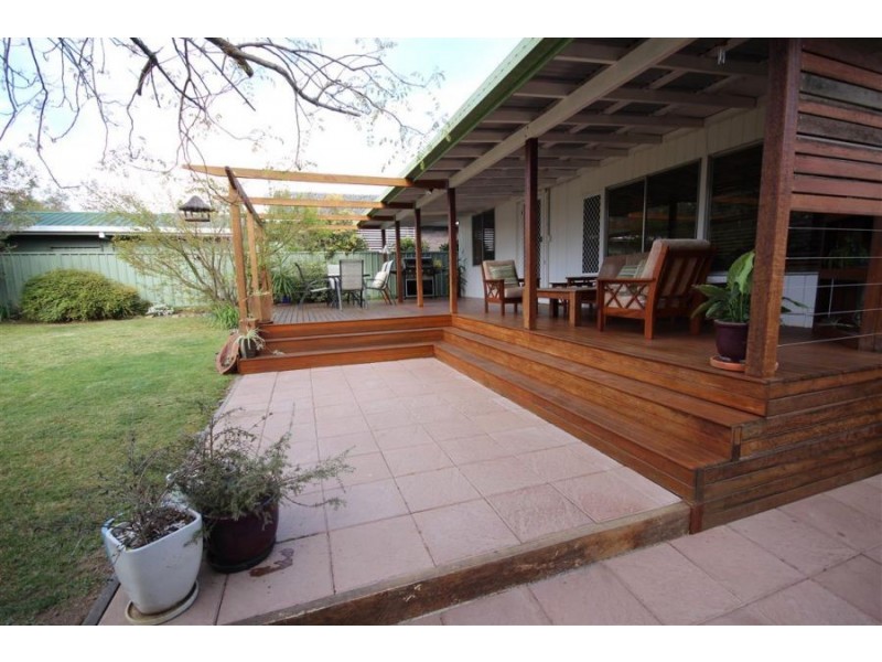 96 Martin Street, Tenterfield NSW 2372
