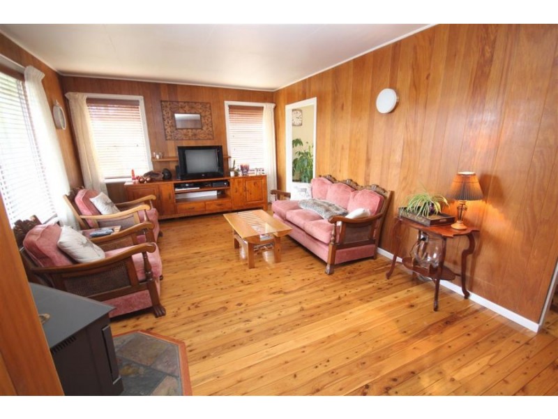 96 Martin Street, Tenterfield NSW 2372