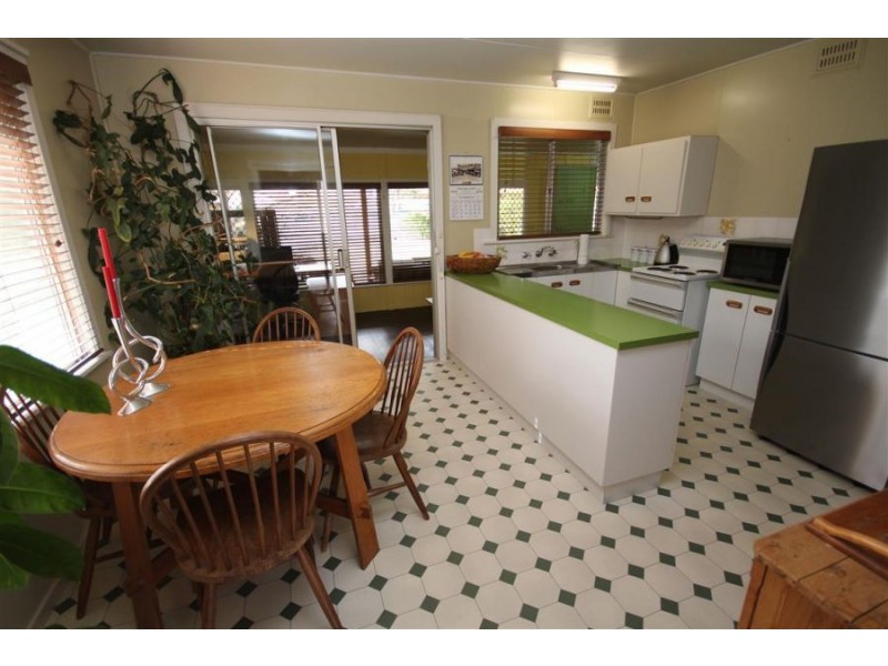 96 Martin Street, Tenterfield NSW 2372
