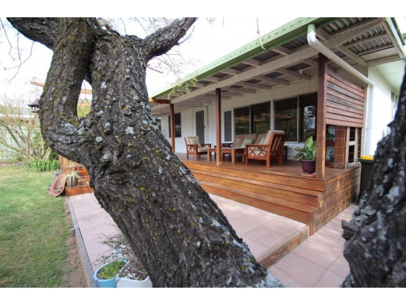 96 Martin Street, Tenterfield NSW 2372