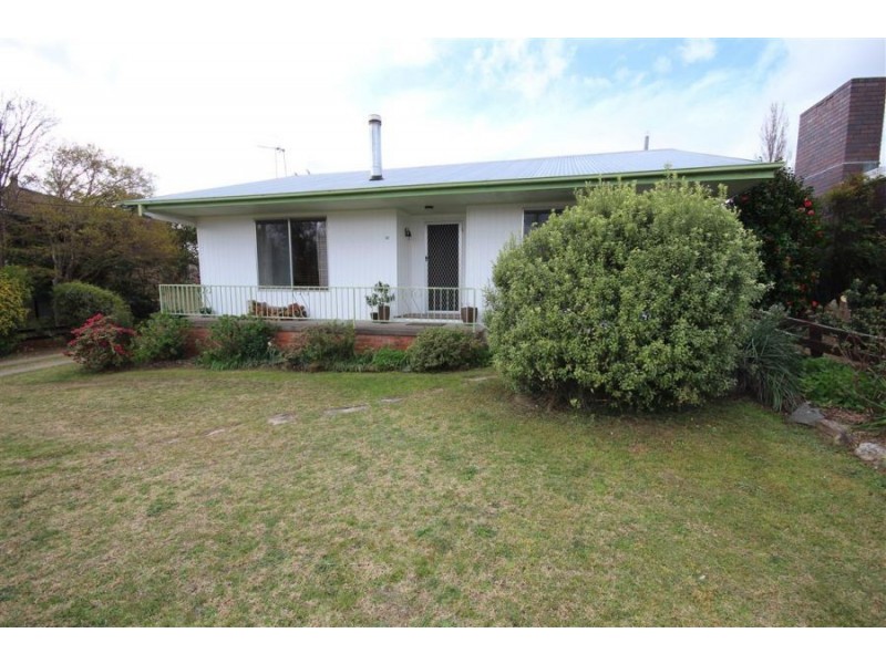 96 Martin Street, Tenterfield NSW 2372