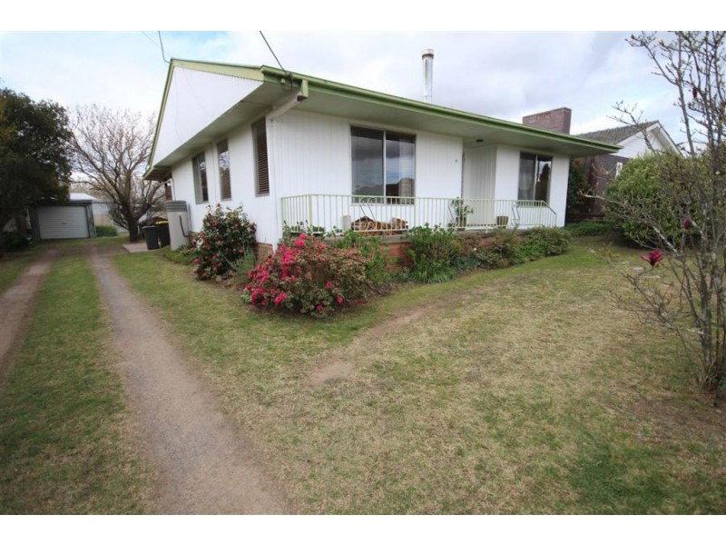 96 Martin Street, Tenterfield NSW 2372